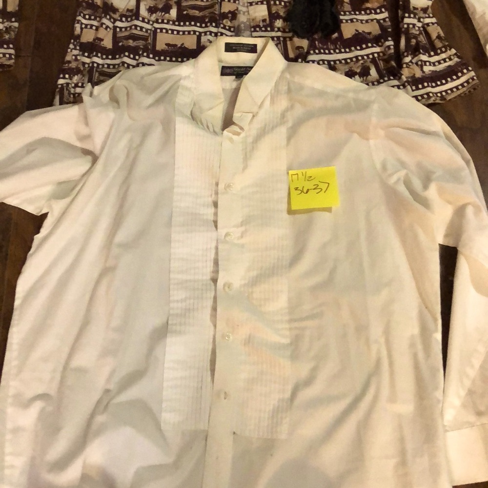 White Gerald Austin Tuxedo Men’s 17 1/2- 36-37